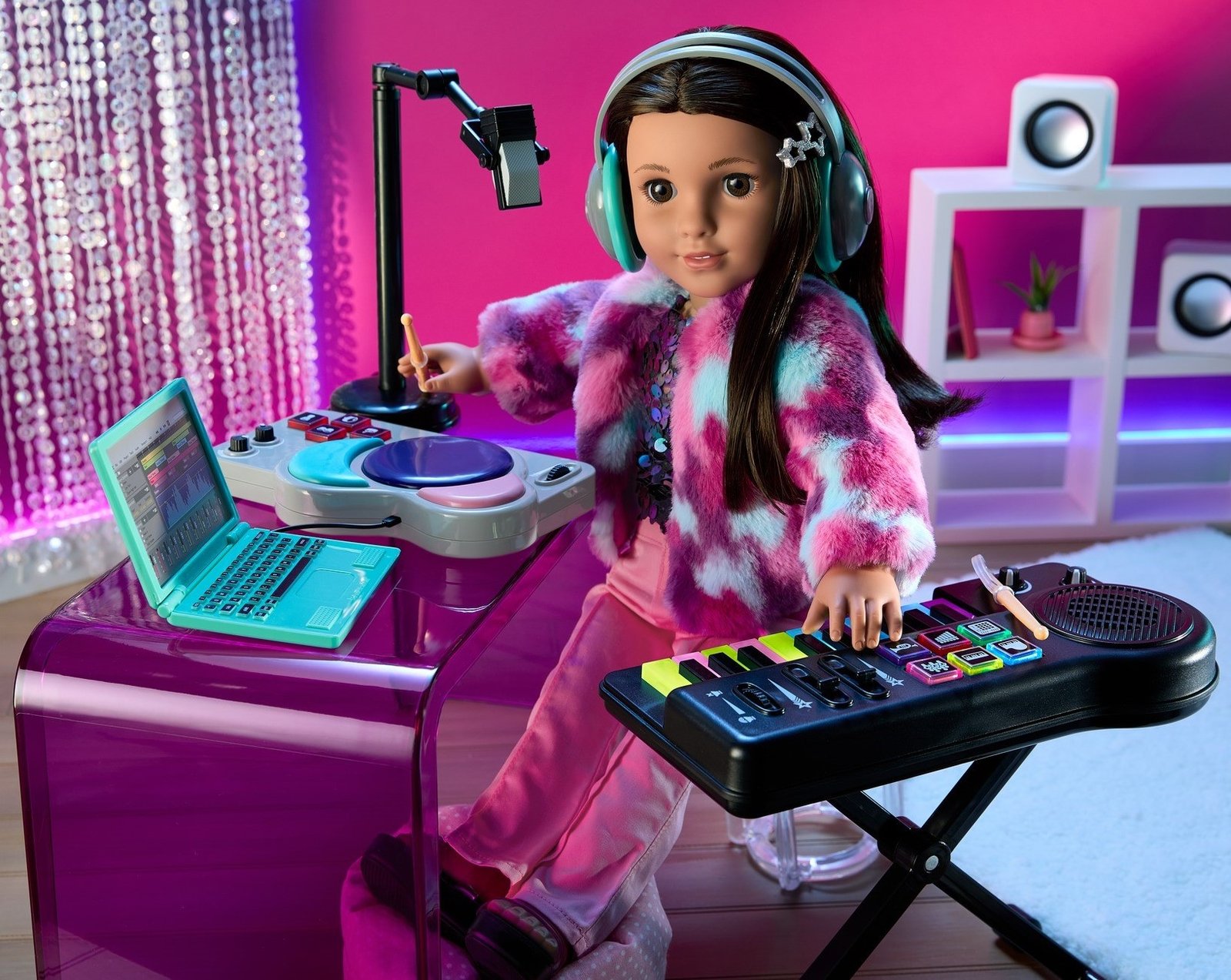 Meet Kavi Sharma The First Ever South Asian 'American Girl Of The Year' Doll - Vimarsana News