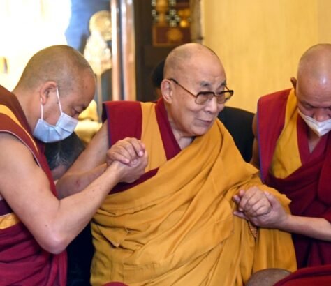 Ageing Dalai Lama Attracts Huge Crowds At Bodhgaya IndiaWest India West