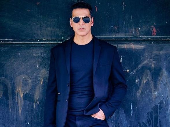 akshay-kumar-forgot-he-had-canada-passport-to-give-it-up-now-IndiaWest-india-West
