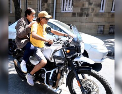 Amitabh-Bachchan-Hitches-A-Ride-To-Work India West