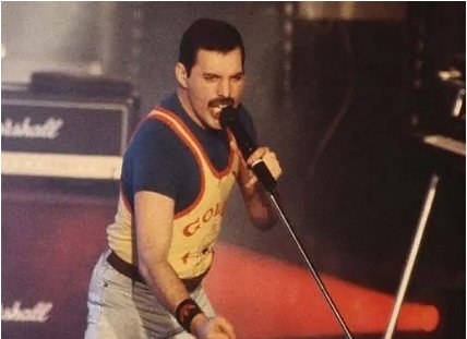 Freddie-Mercurys-Stuff-Including-Rare-Song-Lyrics-To-Be-Auctioned