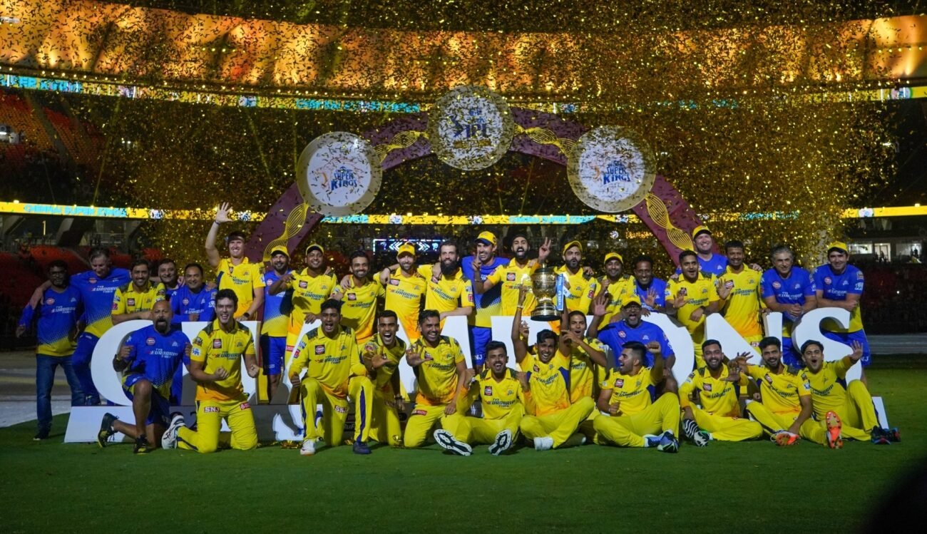 Jubilant-CSK-Players-Dedicate-Fifth-IPL-Title-To-Retiring-Ambati-Rayudu. India West
