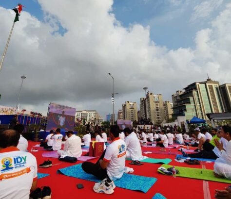 Yoga-Day-Event-In-Surat-Sets-Guinness-World-Record India West