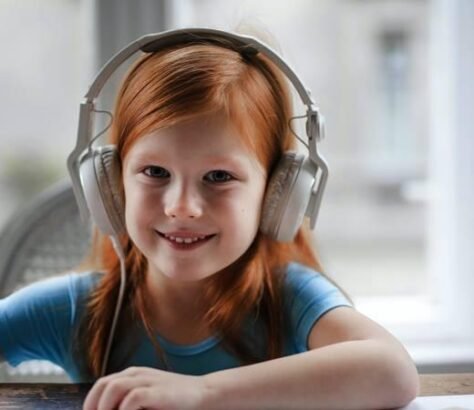 Reduce-Your-Childrens-Screen-Time-With-These-Audiobooks India West