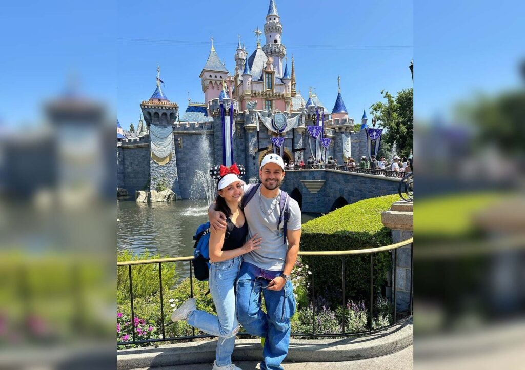 Soha Ali Khan Kunal Kemmu Enjoy Disneyland IndiaWest Journal News