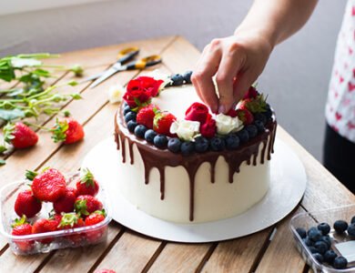 Fondants To Frostings: Creative Ways To Decorate Cakes