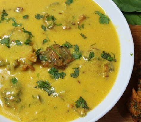 Palak Pakoda Kadhi