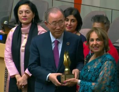 Ban-Ki-Moon-Gets-Award-From-Diwali-Foundation-USA.