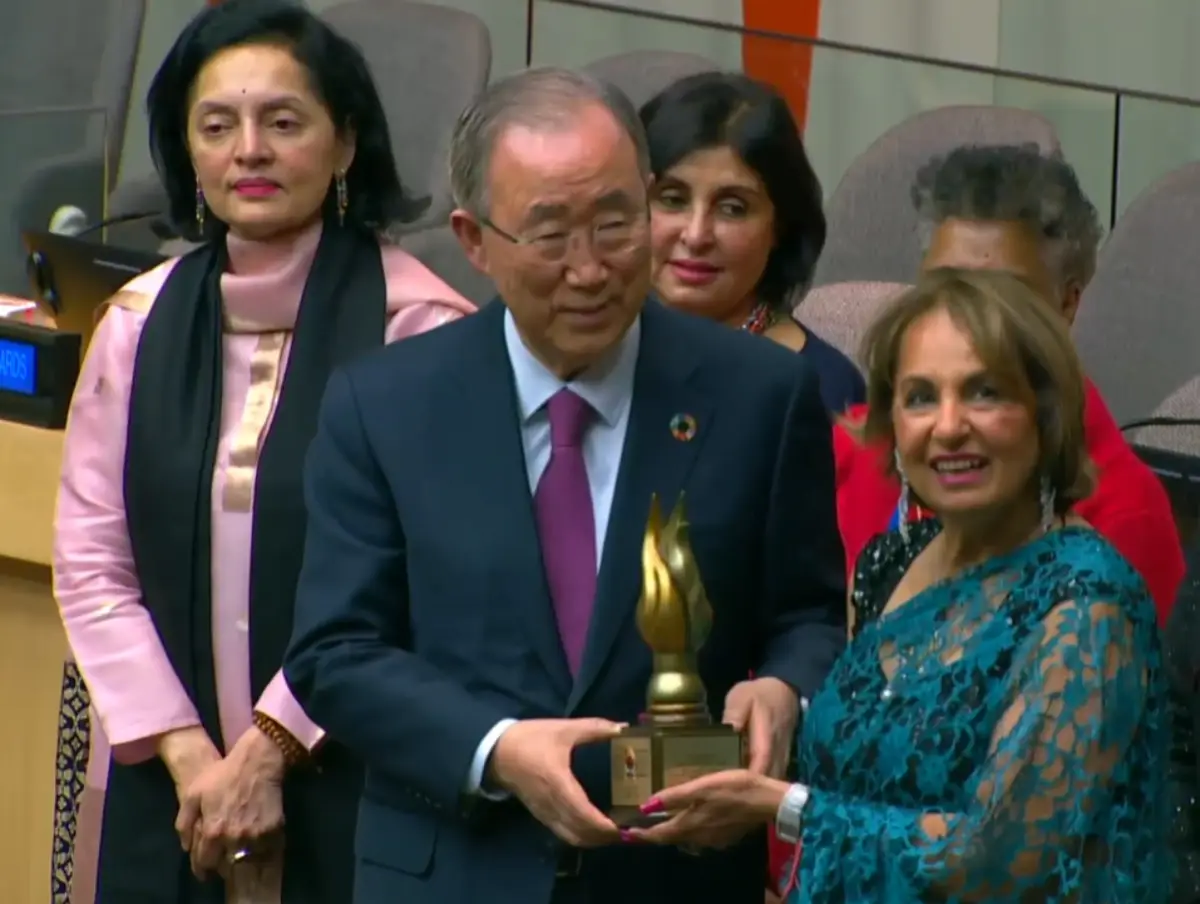 Ban-Ki-Moon-Gets-Award-From-Diwali-Foundation-USA.