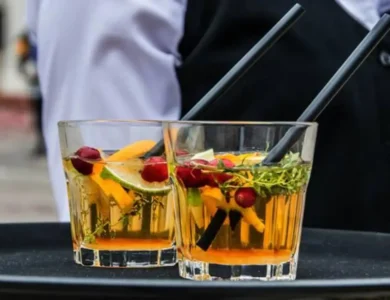 Perfect-Cocktail-Pairings.webp
