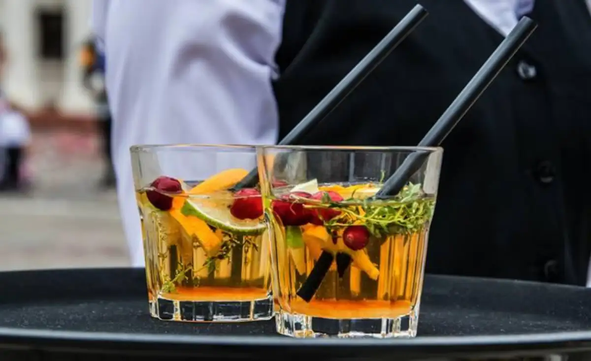 Perfect-Cocktail-Pairings.webp
