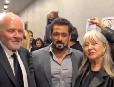 Salman Poses With Anthony Hopkins