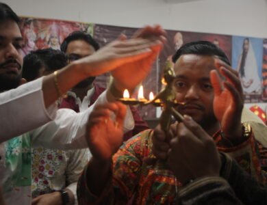 Bengali Hindus Emphasize Community Strength 