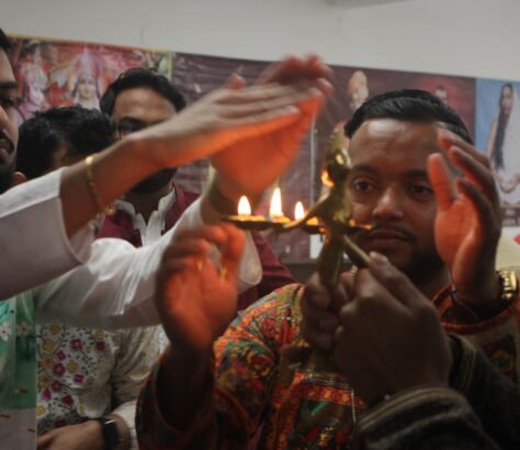 Bengali Hindus Emphasize Community Strength 