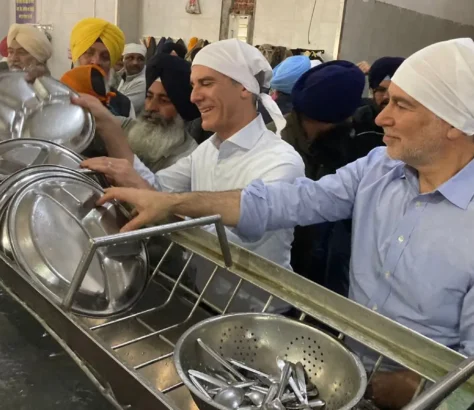 Eric Garcetti Worships In Amritsar, Also Meets Up With Sandhu