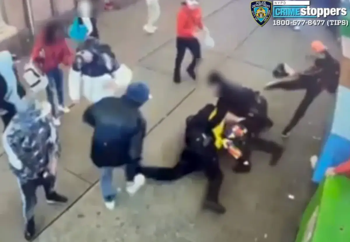 Lt.Ben-Kurian-Among-Cops-Assaulted-By-Mob-In-NY.webp