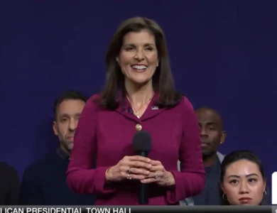 Nikki Haley Makes Surprise SNL Appearance