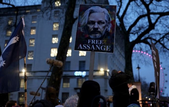 US Awaits Verdict On Assange Extradition 
