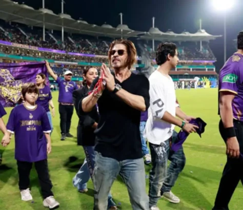 Shah Rukh Khan Celebrates KKR's IPL Win With Family, Team