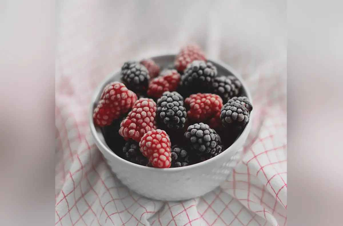 How To Freeze Raspberries & Blackberries