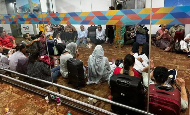 Passengers-Faint-On-Delayed-Air-India-Flight-To-San-Francisco1.webp
