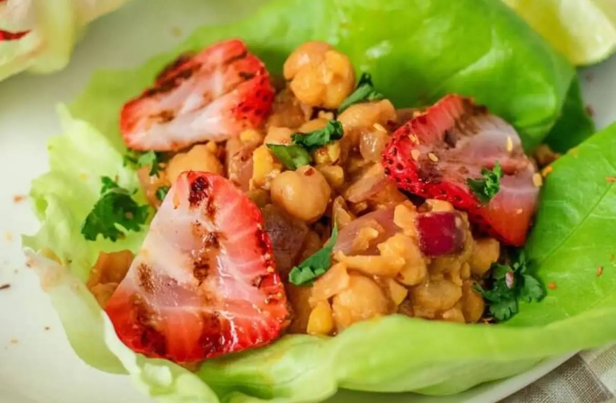 Chickpea Lettuce Wraps With Strawberries