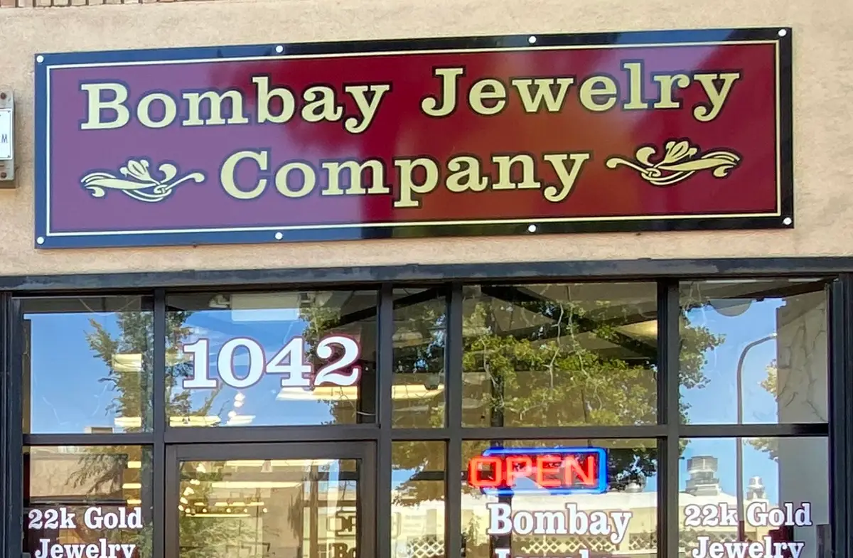 Masked Robbers Steal $500,000 Merchandise From Berkeley Jewelry Shop