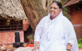 Mata Amritanandamayi On US Tour For First Time After Pandemic
