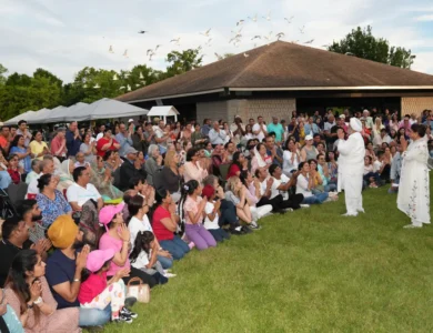 Thousands-Gather-For-Sant-Rajinder-Singhs-Meditation-Event.webp