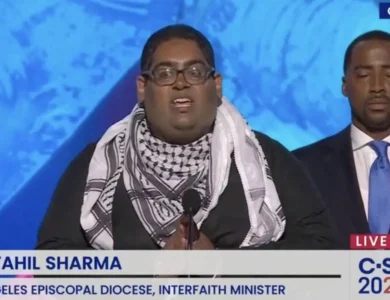 Activist-Offers-Hindu-Sikh-Prayer-Wearing-Keffiyeh-At-DNC-Closing.webp