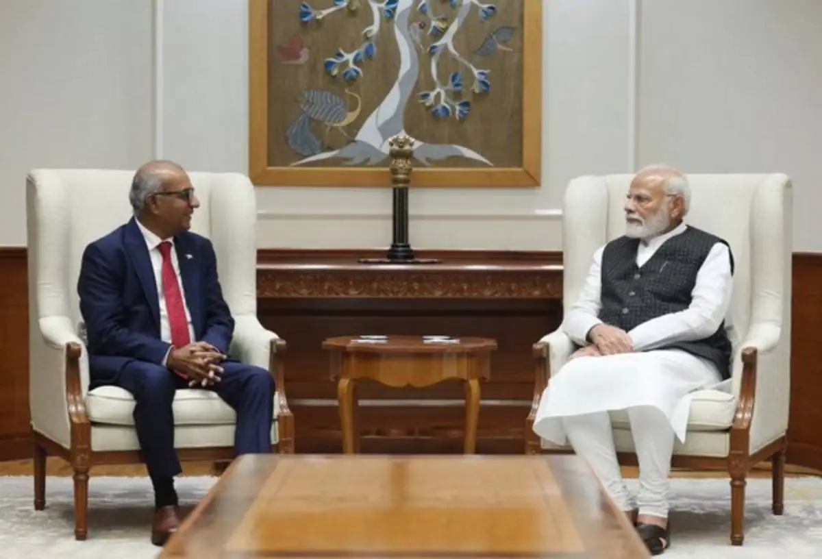 Canadian-MP-Chandra-Arya-Meets-Modi.webp