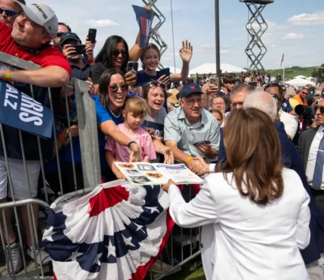 Kamala Harris Shuts Down Pro-Palestine Protestors At Rally