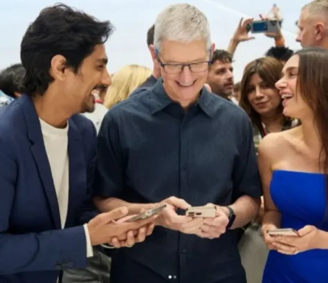 Aditi, Siddharth Attend Apple Mega Event, Spotted With Tim Cook