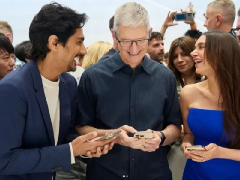 Aditi, Siddharth Attend Apple Mega Event, Spotted With Tim Cook