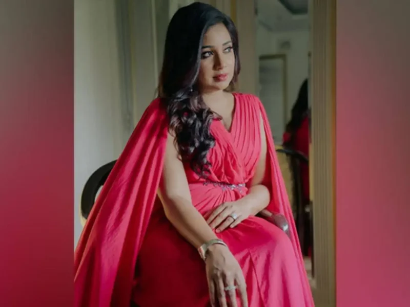 Affected By Rape Of Doctor, Shreya Ghoshal Postpones Kolkata Concert