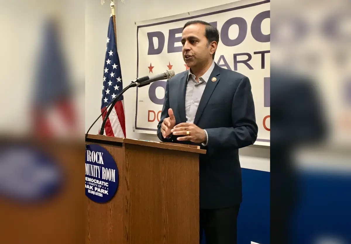 Raja Krishnamoorthi Stumps For Harris In MI