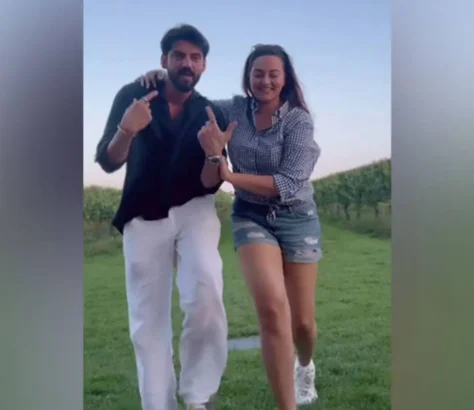 Sonakshi Sinha, Zaheer Iqbal On NY Vacatioin