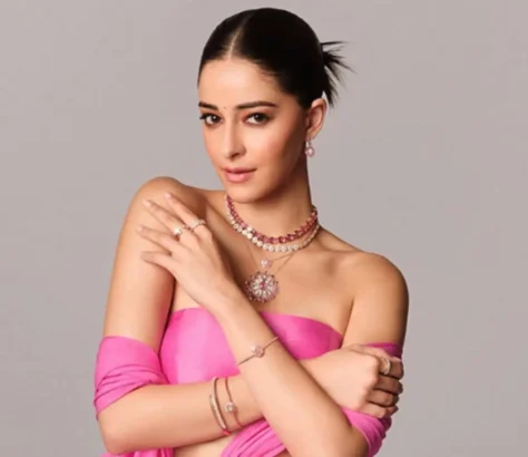 Ananya Panday's Rumored Boyfriend Posts, 