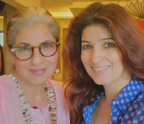 Dimple Kapadia Refuses Photos With Daughter Twinkle!