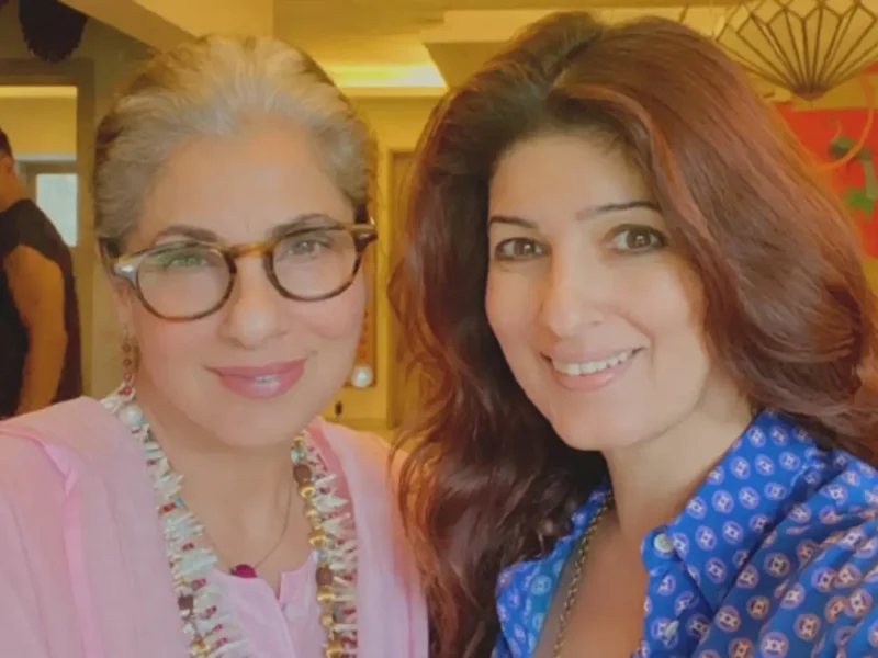 Dimple Kapadia Refuses Photos With Daughter Twinkle!