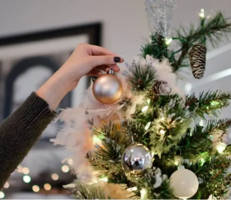 Add A Personal Touch With DIY Christmas Decor