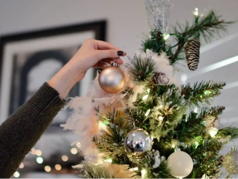 Add A Personal Touch With DIY Christmas Decor