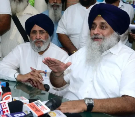 Badal Serves Out Punishment At Golden Temple