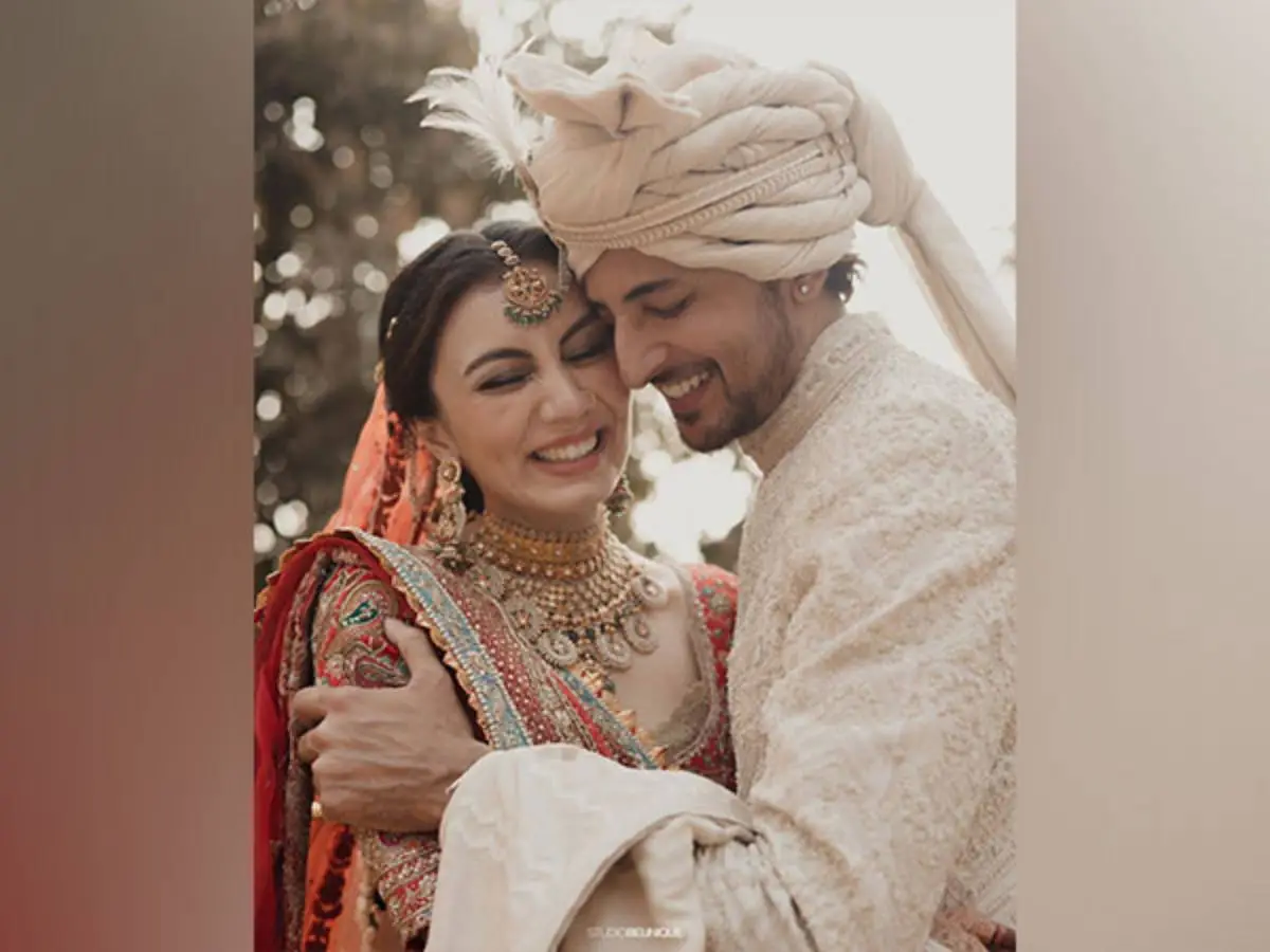 Singer-Darshan-Raval-Marries-Long-Time-Girlfriend-Dharal-Surelia.webp