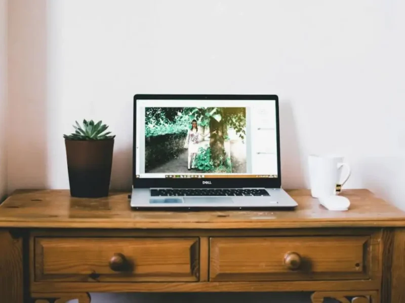 5 Must-Have Items On Your Office Desk To Boost Productivity