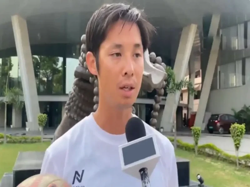 Japanese-Man-Dribbling-Across-India-On-Record-Breaking-Journey.webp