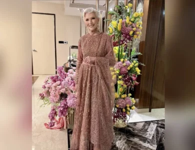 Vance-Children-And-Maye-Musk-Embrace-Desi-Style-In-India.webp
