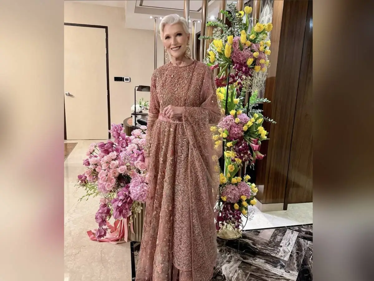 Vance-Children-And-Maye-Musk-Embrace-Desi-Style-In-India.webp