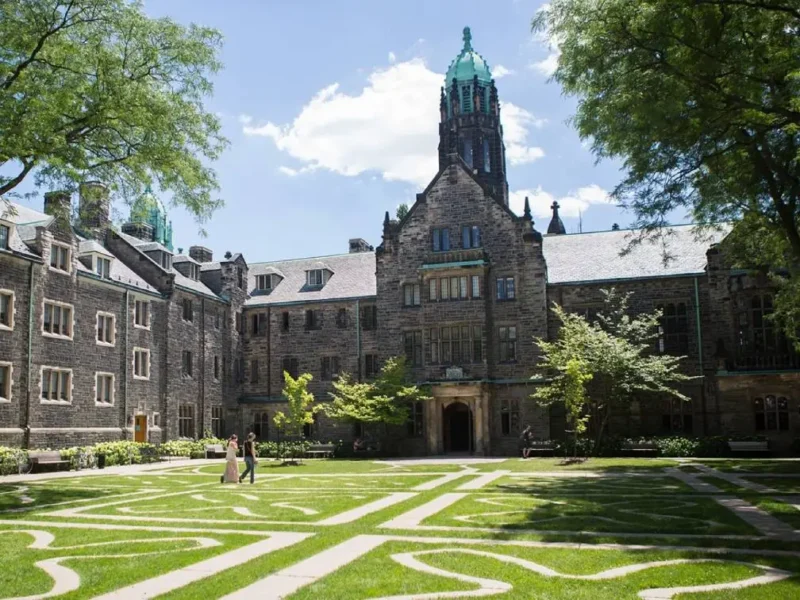 With-U.S.-Policy-Shifts-More-American-Students-Turn-To-Canadian-Universities.webp