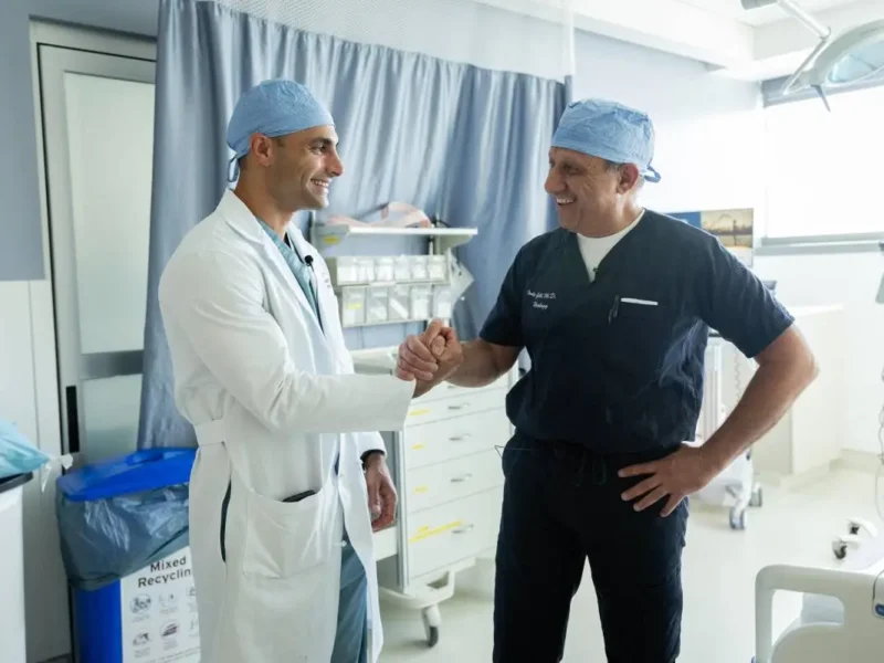 California Surgeon Inderbir Gill Leads World’s First Human Bladder Transplant